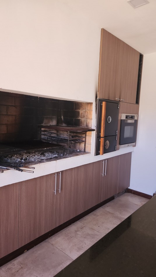 Casa 4 dormitorios 