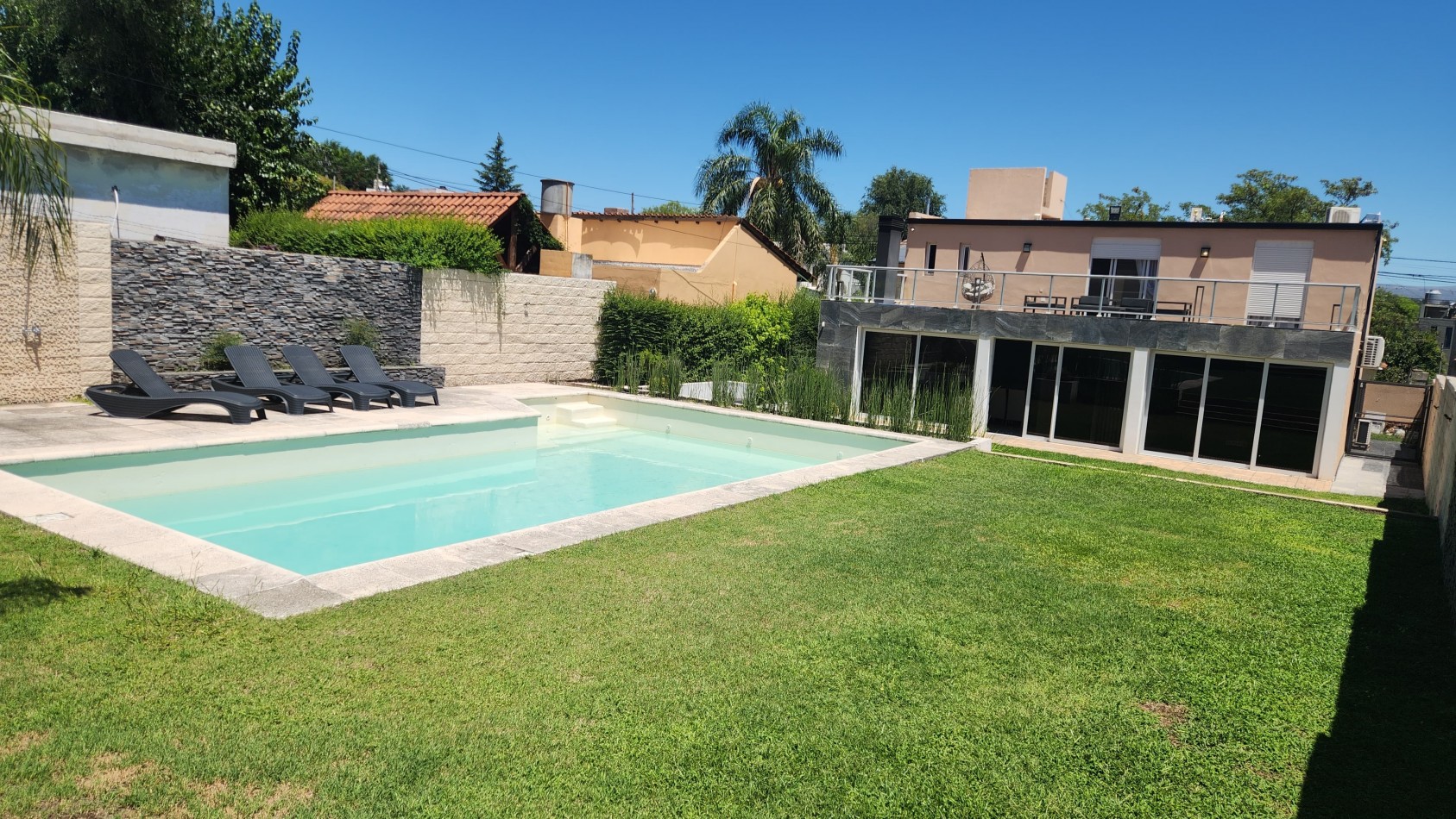 Casa 4 dormitorios 
