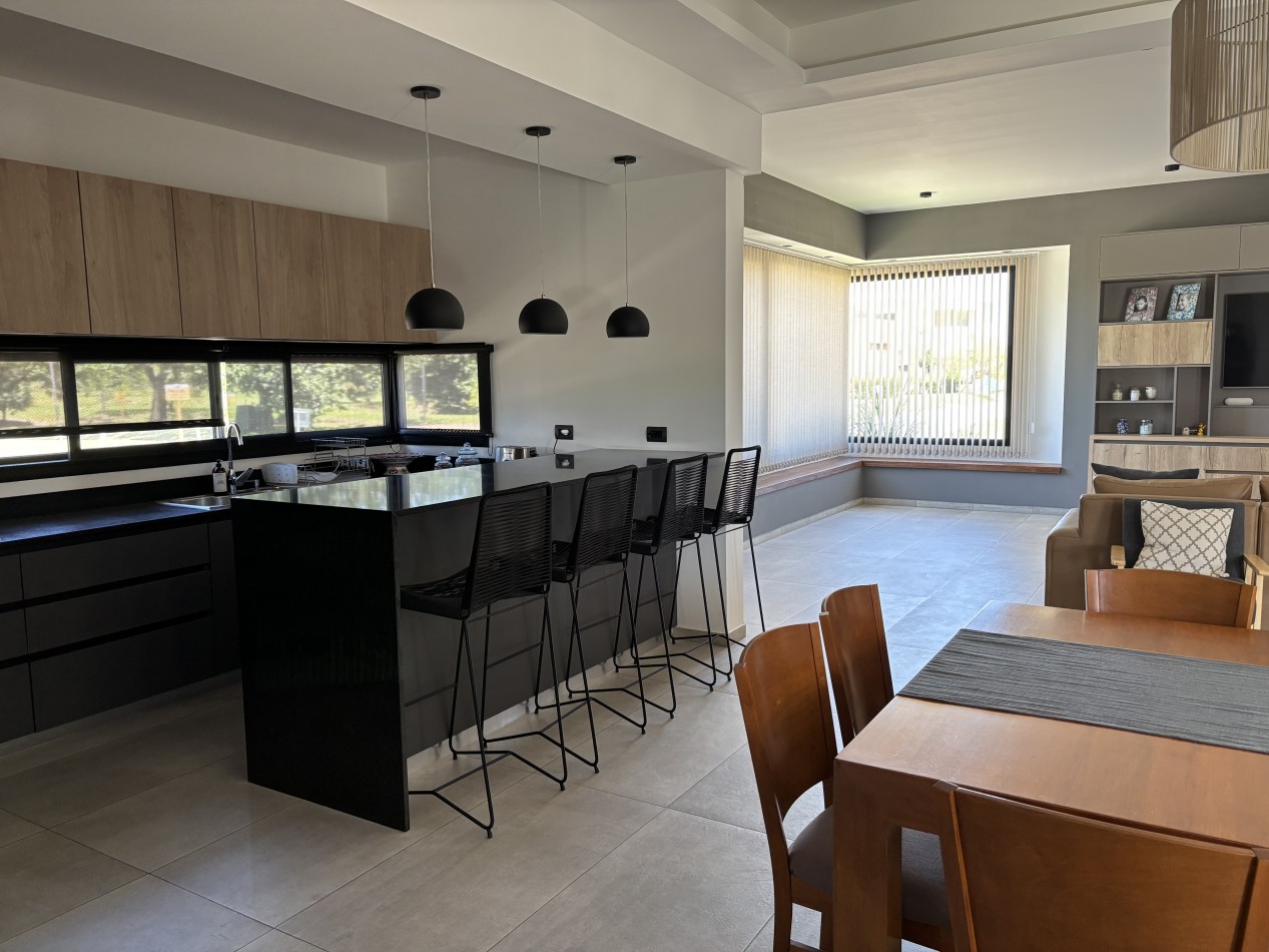 Casa 3 dormitorios - Las Cañitas