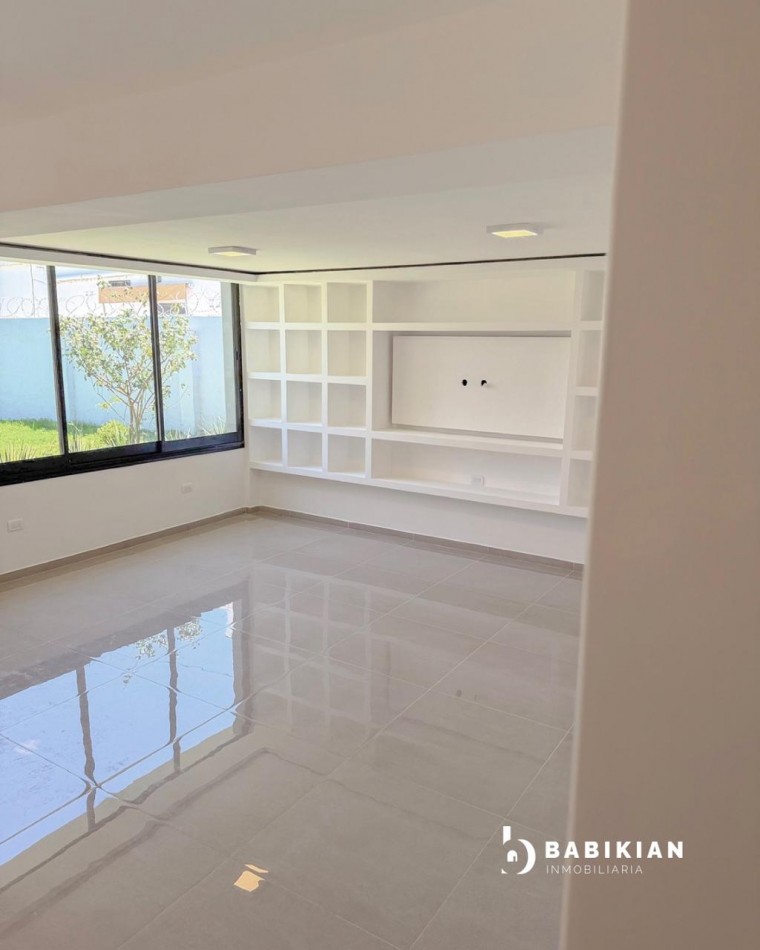 Chalet reciclado a nuevo en Villa Carlos Paz - 4 Dormitorios