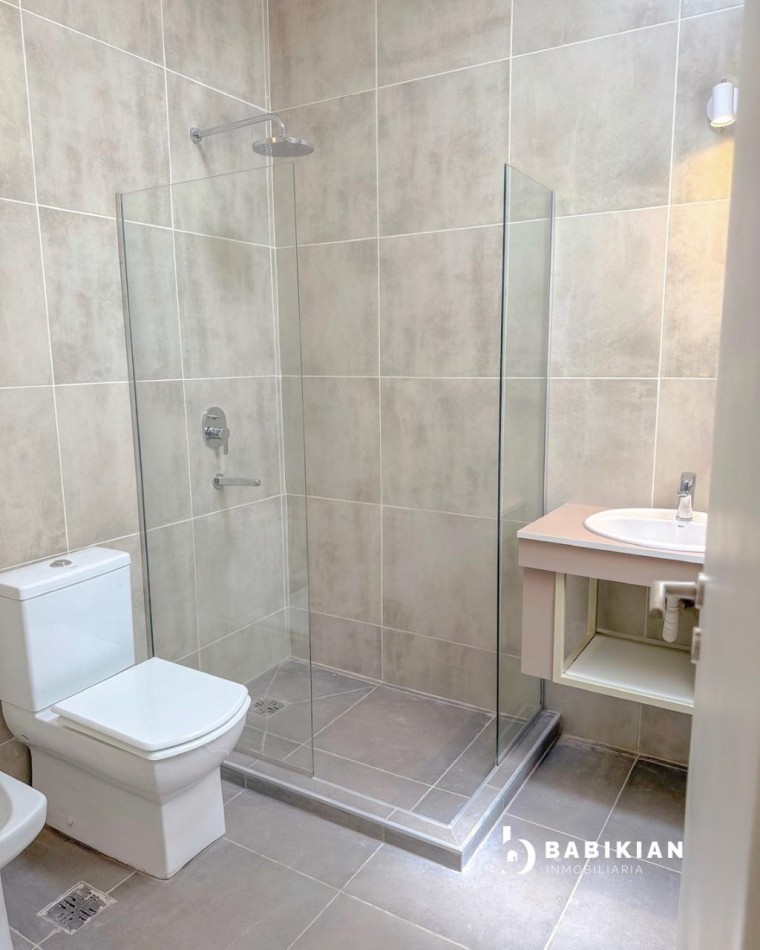 Chalet reciclado a nuevo en Villa Carlos Paz - 4 Dormitorios