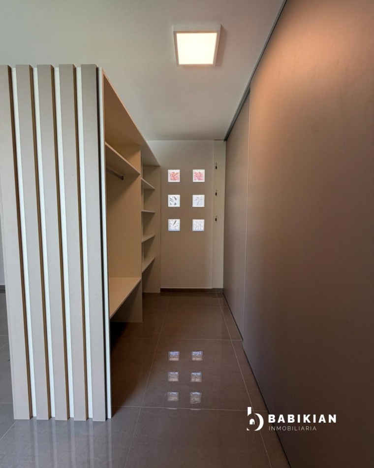 Chalet reciclado a nuevo en Villa Carlos Paz - 4 Dormitorios