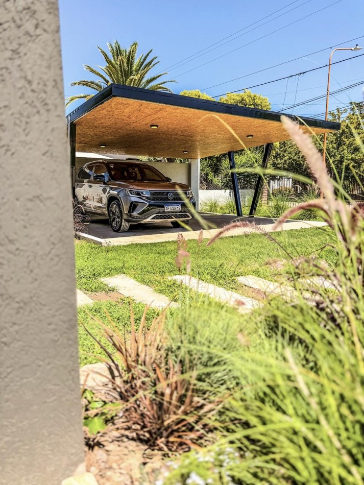 Chalet reciclado a nuevo en Villa Carlos Paz - 4 Dormitorios