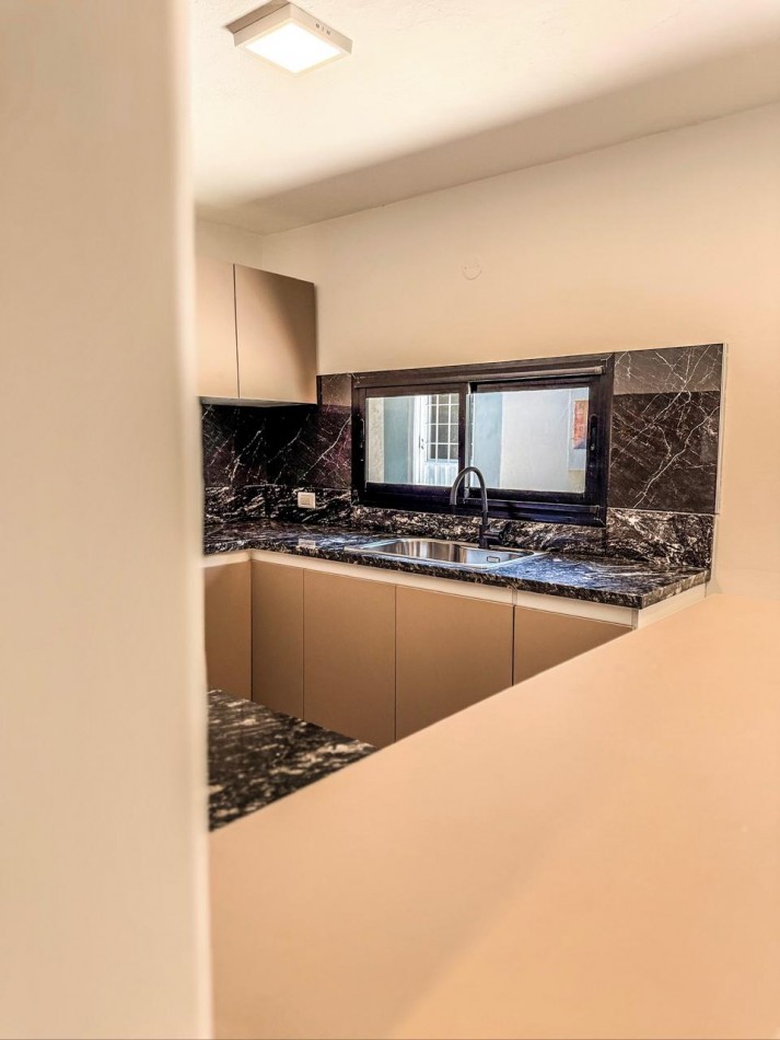 Chalet reciclado a nuevo en Villa Carlos Paz - 4 Dormitorios