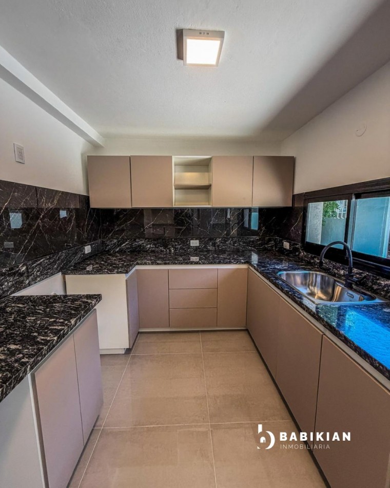 Chalet reciclado a nuevo en Villa Carlos Paz - 4 Dormitorios