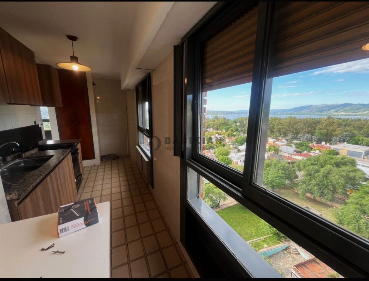 OPORTUNIDAD- Departamento con vista panoramica en Edificio Bamba - 3 dormitorios