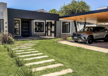 Chalet reciclado a nuevo en Villa Carlos Paz - 4 Dormitorios