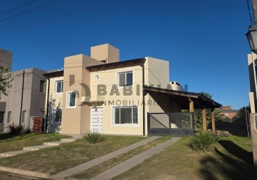 Venta Casa de 3 Dormitorios - Barrio Tejas 3
